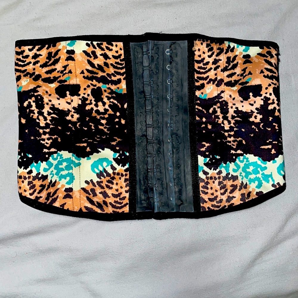 Waist trainer